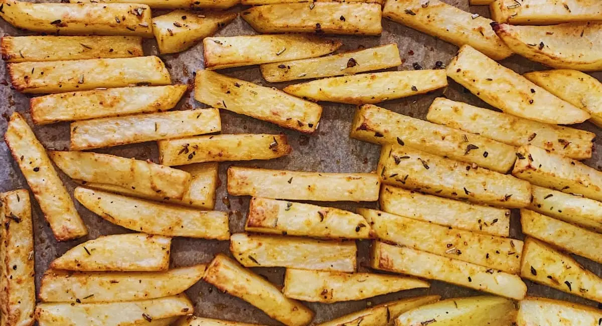 Patatas al horno crujientes en forma de sticks