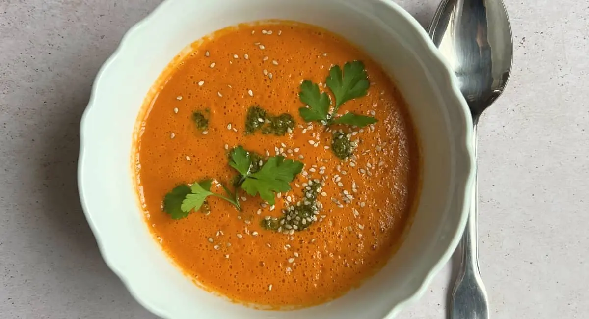 Sopa de tomate casera
