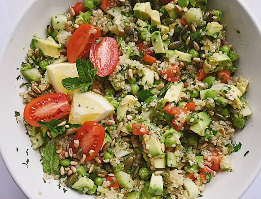 Ensalada de quinoa y guisantes