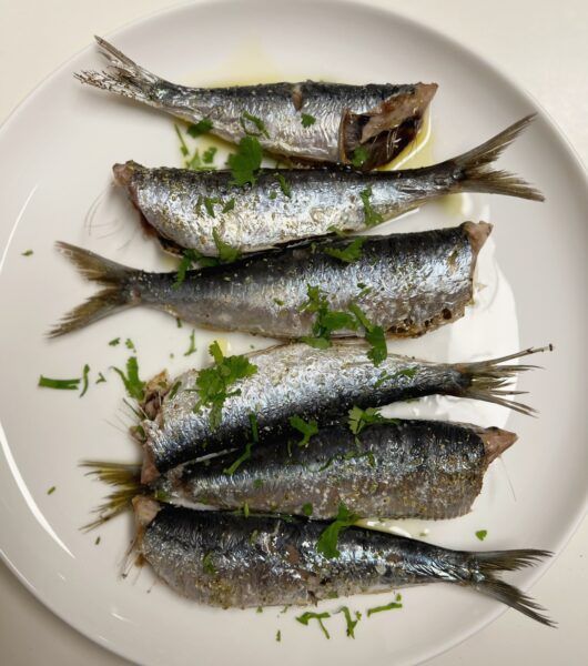 SARDINAS AL HORNO: JUGOSAS, RÁPIDAS Y SIN OLORES