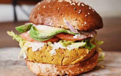 HAMBURGUESAS DE ZANAHORIA Y GARBANZOS CON SÉSAMO
