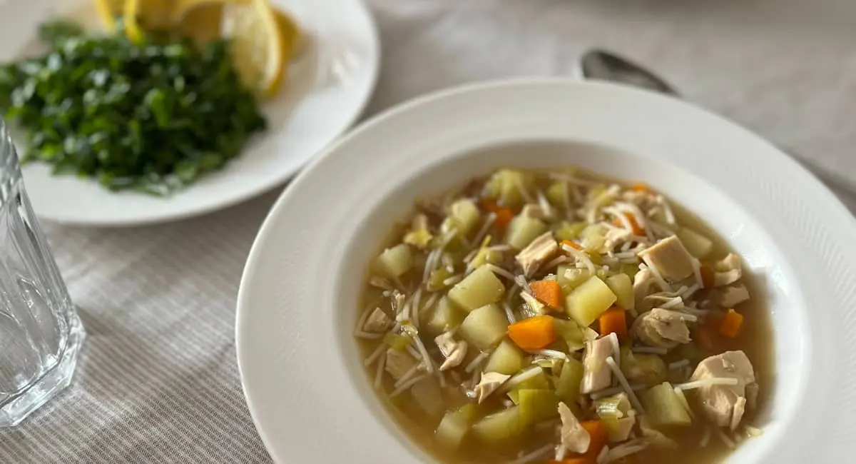 Sopa de pollo